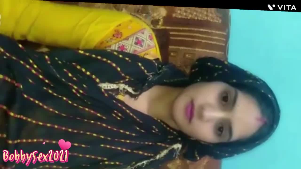 Bobby Bhabhi was Fucked by Pizza Delivery Boy in Her House Behind Husband