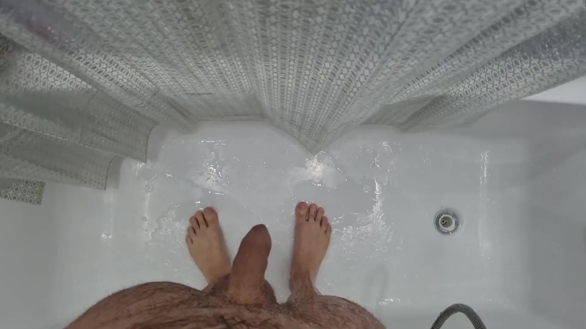 My Stepmom Came to Me in the Bathroom I'm Naked and Start Masturbating Dick She Likes it She Looks and gets Excited