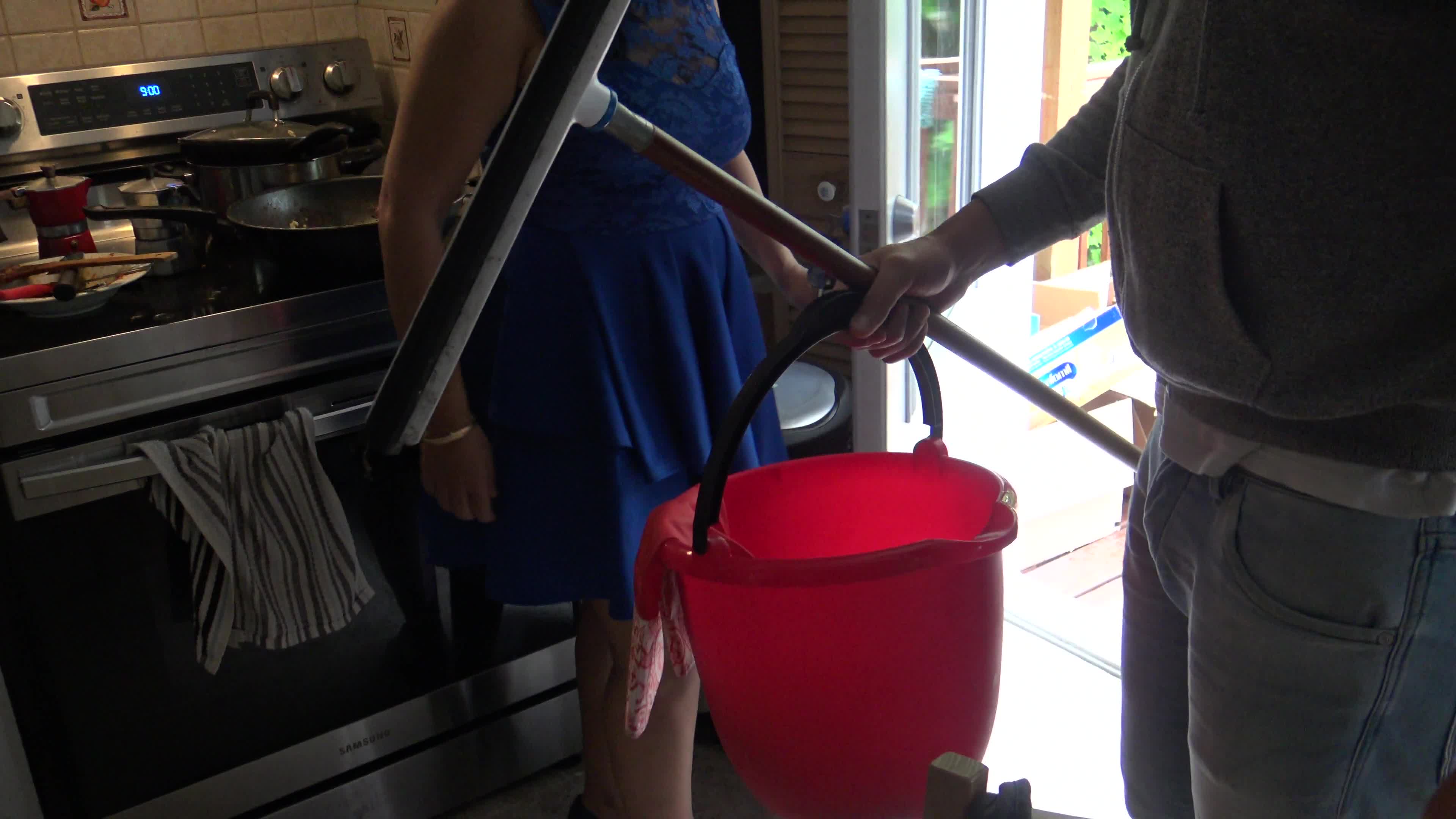 Big Tits Chetaing Wife Gives Rimjob to 18 Year Old Plumb