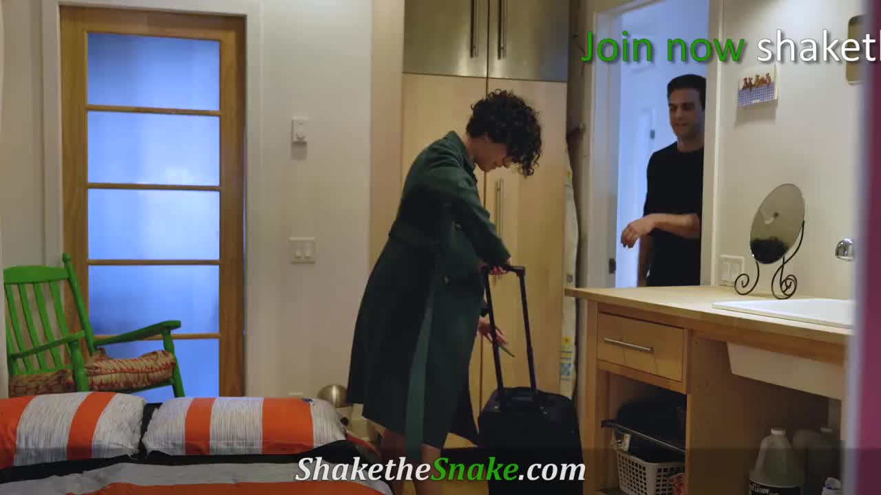 Shake the Snake She gets Ass Fucked While Couch Surfing