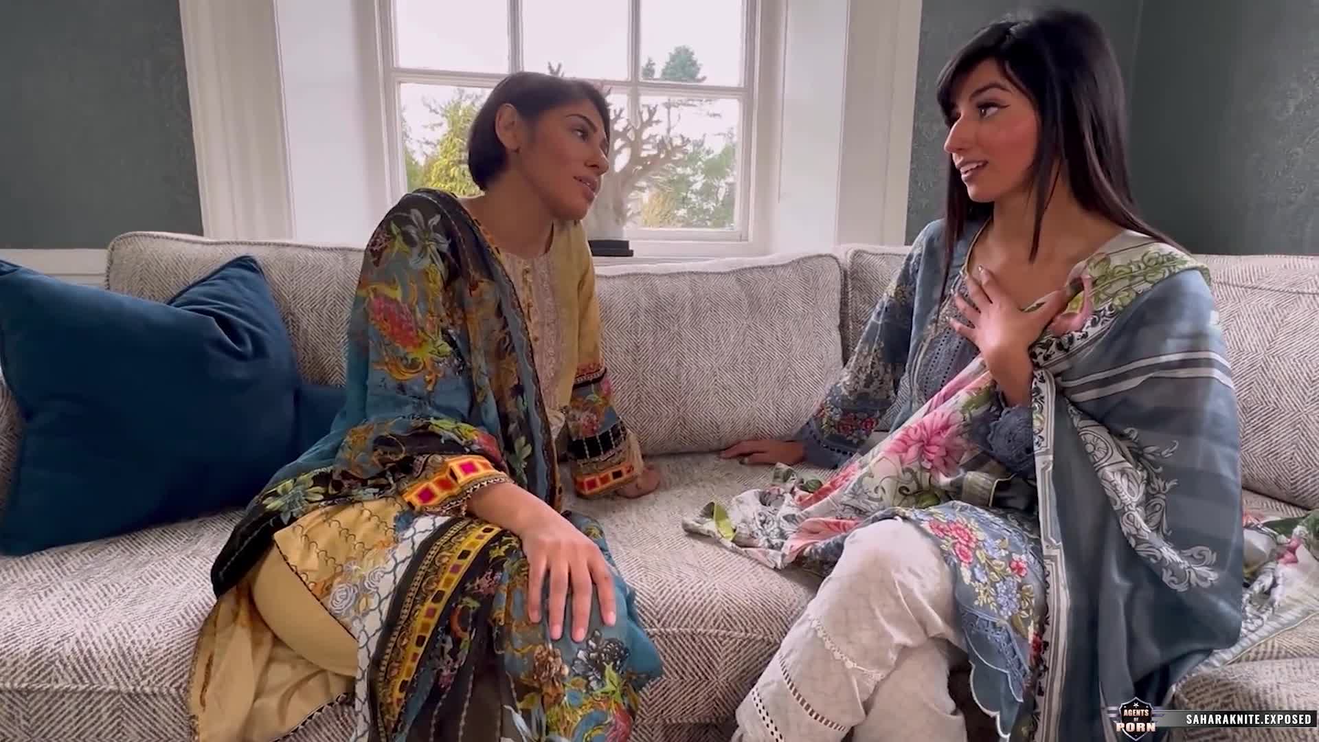 Divorcee Bhabhi Sahara Knite Licks Her Chhotee Bhabhis Pussy