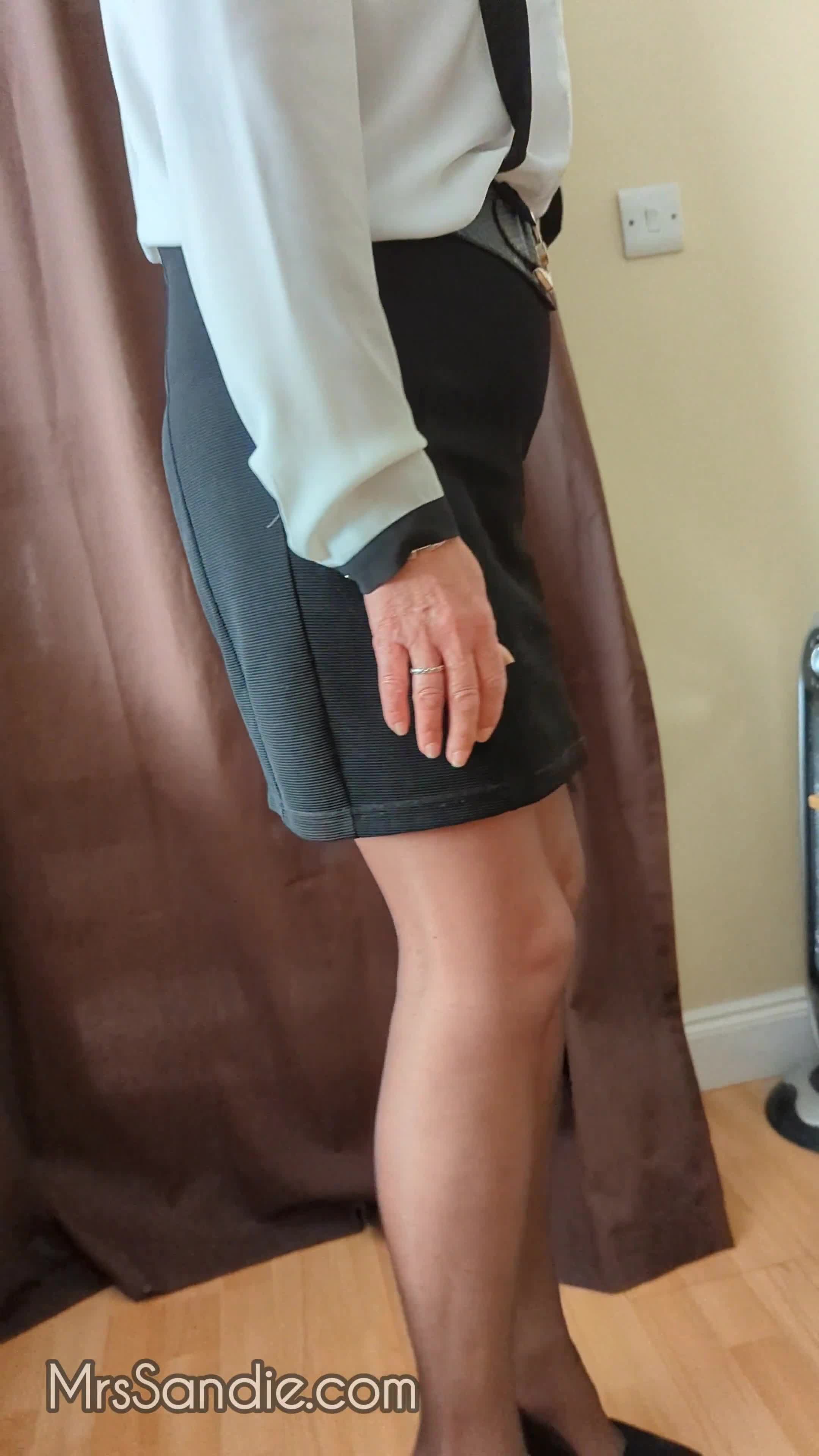 Will My Boss will be Pleased Today He's 20 Years Younger Loves My Big Old Tits Bald Cunt and Big Mature A