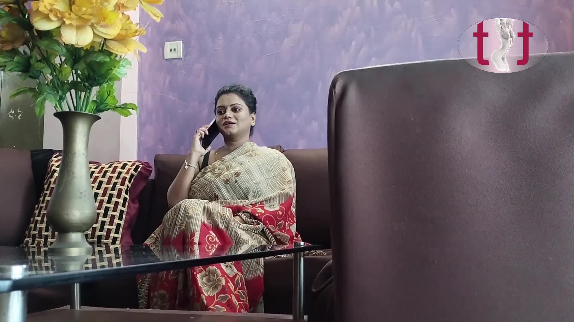 Ac Mechanic Started Repairing the Lady's Dream of Having Hard S