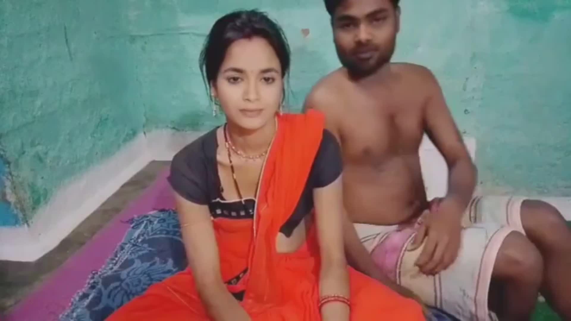 Devar Ne Bhabhi Ko Daba Kar Chod Diya Bhabhi Ne Devar Ko Ghar Par Bula Kar Khub Maje Kiye or Chudai Kiy