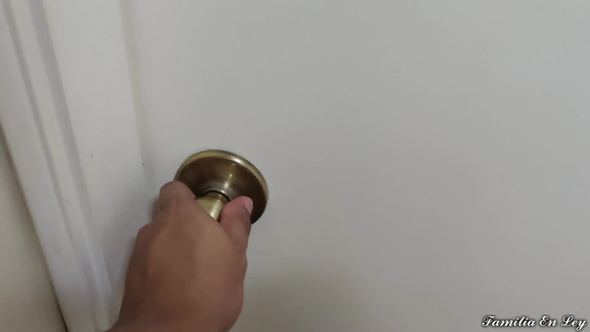 Innocent Girl Wants an Ice Cream but the Old Man Asks Her Not to Look so He Can Put His Cock in Her Mouth