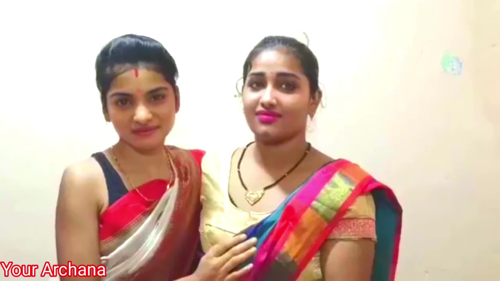 Chachi Ne Bhatija Ko Phone Karke Bolwaya Fir Dono Chachiyon Ne Mil Ke Chudwaya with Hindi Audio