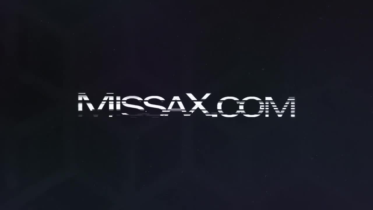 Two Young Mom Giving Beautiful Massage to Son: Free Porn 7f