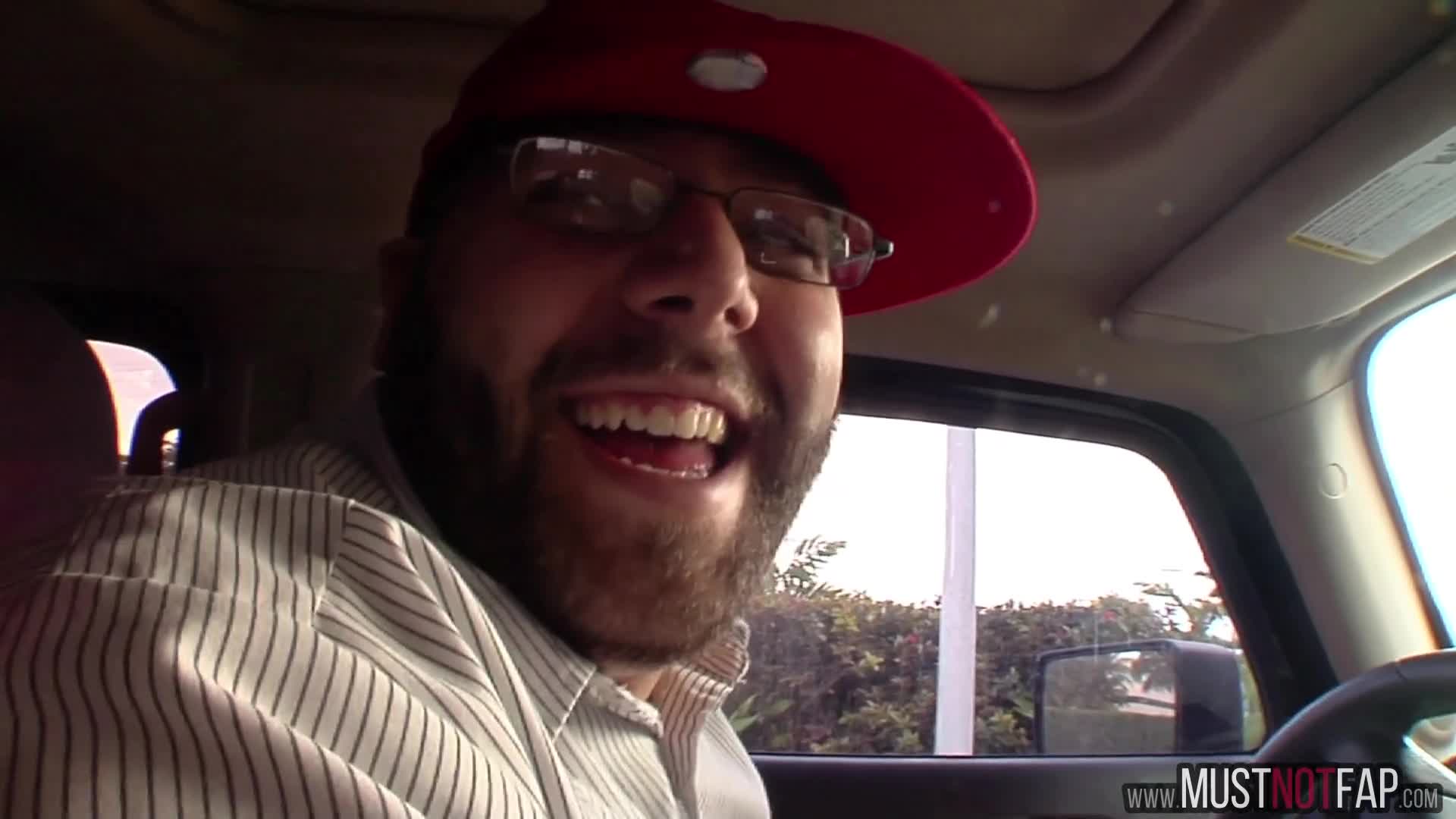 Street Pick up all Natural College Girl gets Fucked by a Big Cock Guy She Enjoys the Ride and Cum in Mouth